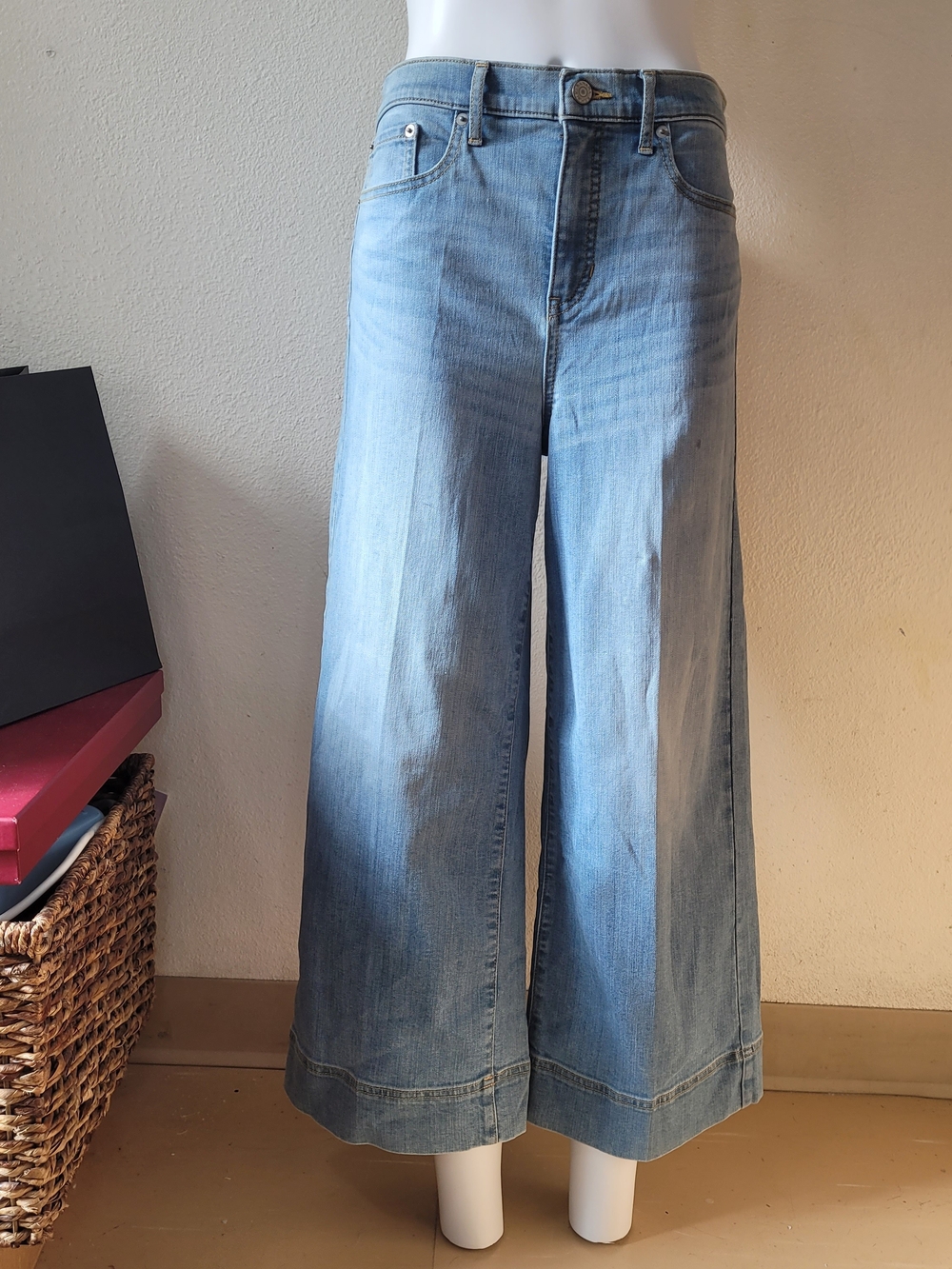 Banana Republic Wide-Leg Crop Women’s Jeans Size 31 No Labels